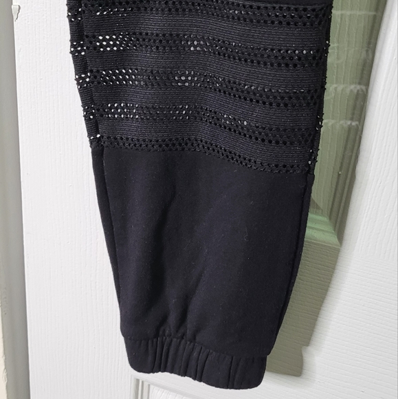 Beyond Yoga Off the Grid Black Sweaptants Size XS - Picture 5 of 10